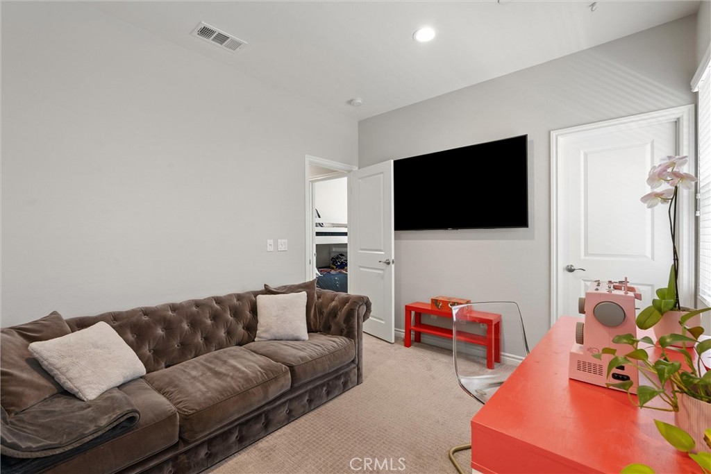 250 West Ridgewood Street Long Beach, CA 90805 - Photo 35 of 44