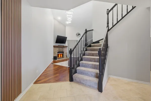 $375,000 | 1729 Pebble Beach Court, Hoffman Estates, IL 60169