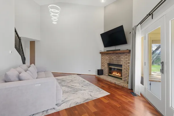 $375,000 | 1729 Pebble Beach Court, Hoffman Estates, IL 60169