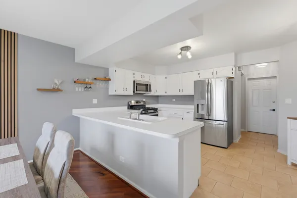 $375,000 | 1729 Pebble Beach Court, Hoffman Estates, IL 60169