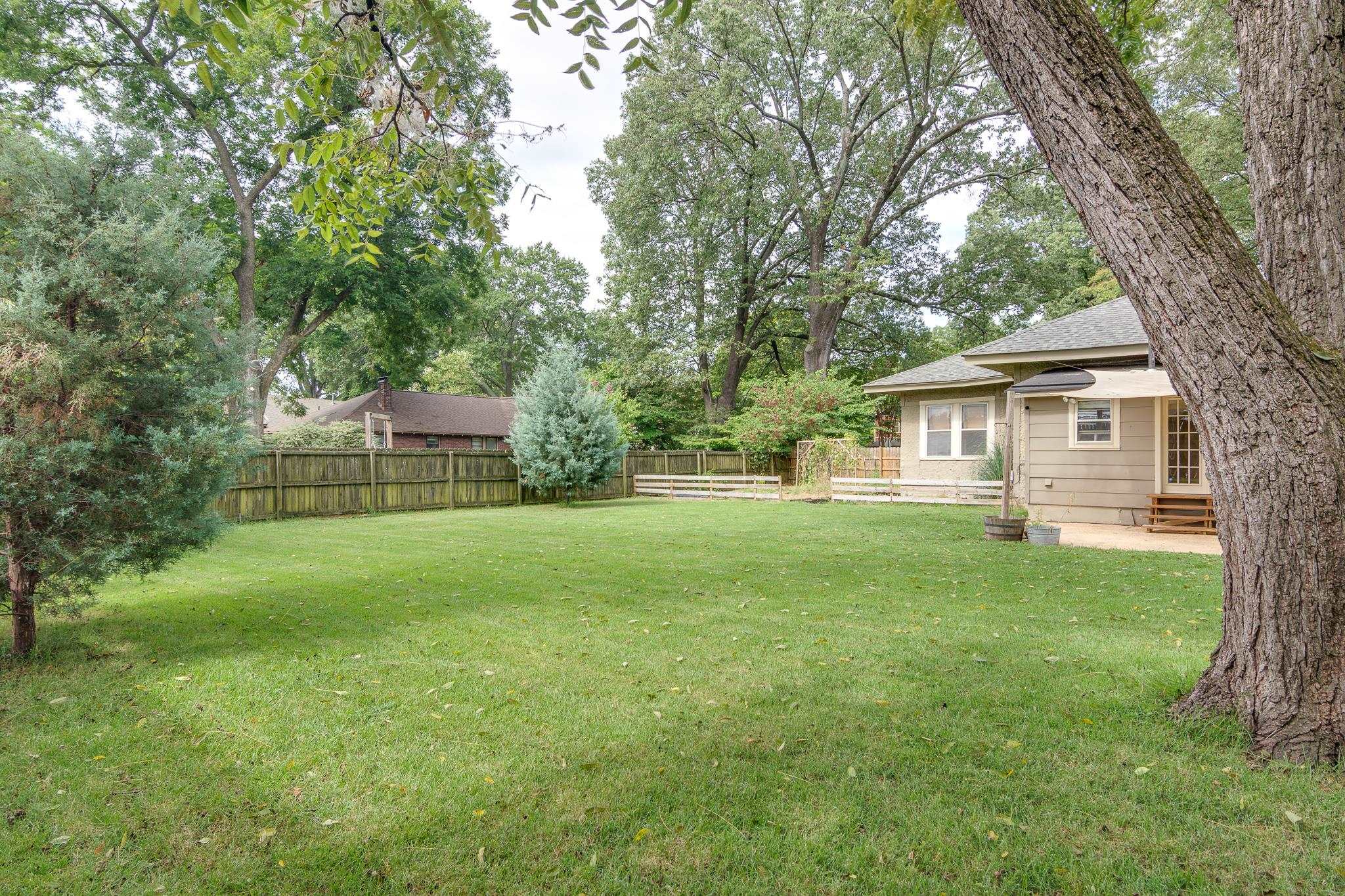 520 Ellsworth Street Memphis, TN 38111 - Photo 35 of 37 Fenced backyard featuring a patio and entry steps