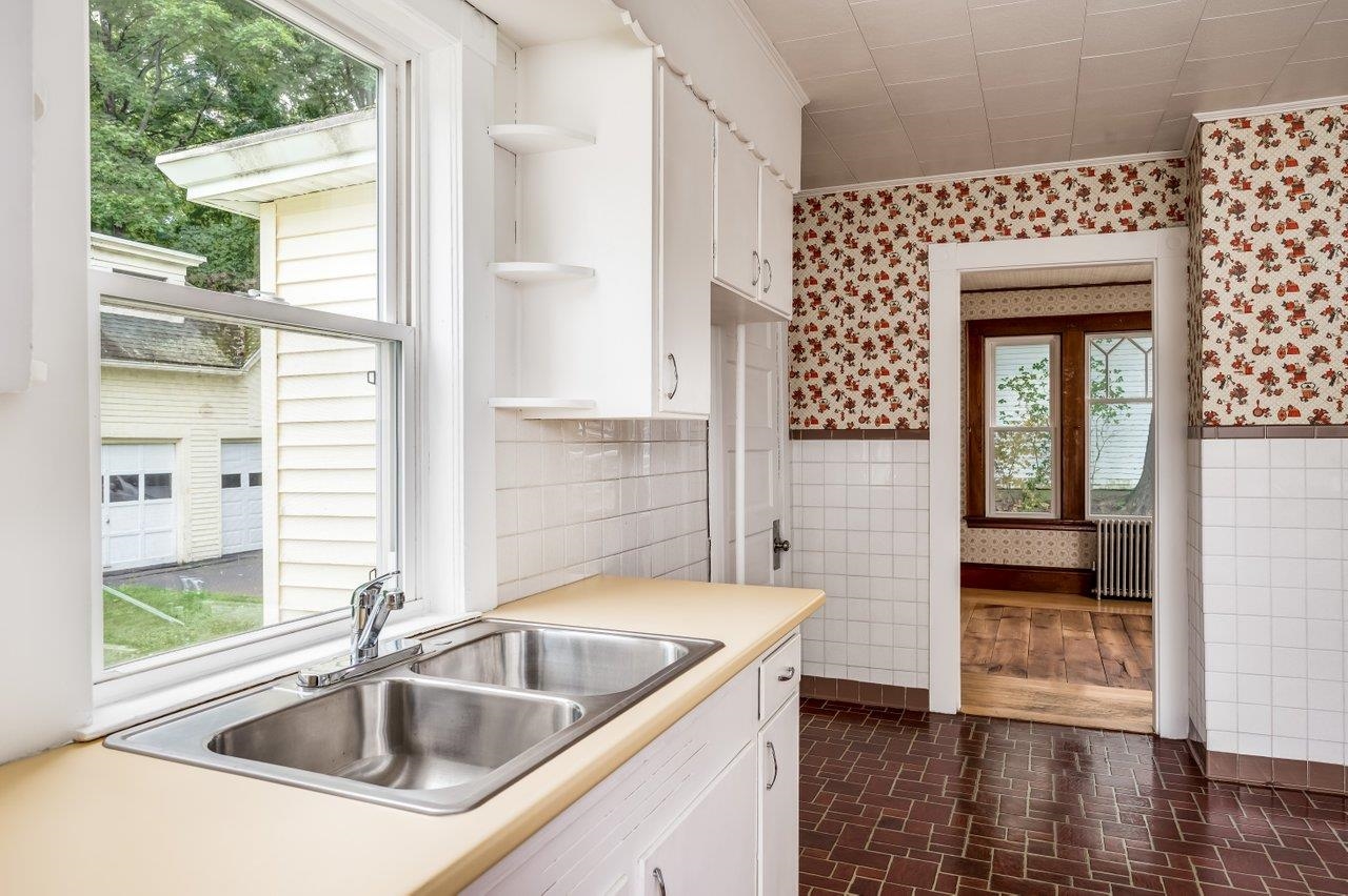 67 Park Street Dover, NH 03820 - Photo 3 of 27