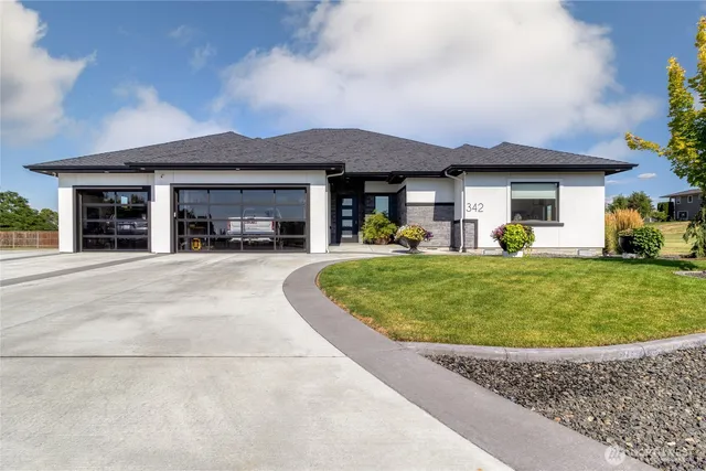 a view of a house with outdoor space