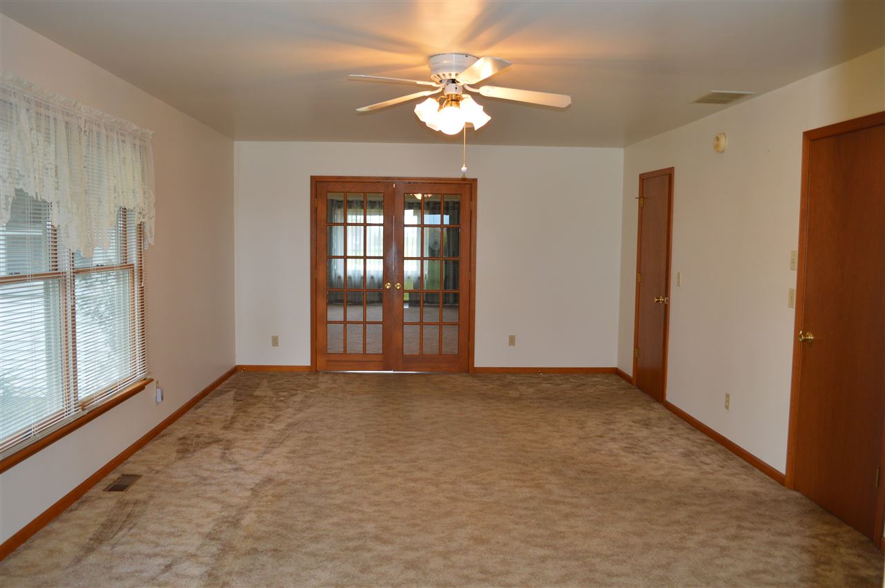 12614 Monroeville Road Monroeville, IN 46773 - Photo 10 of 20