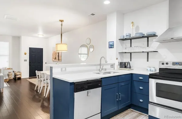 $2,835 | 571 South Mobile Place, Aurora, CO 80017