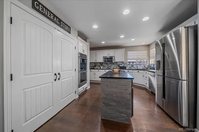 $869,000 | 9962 Hawthorne Street, Highlands Ranch, CO 80126