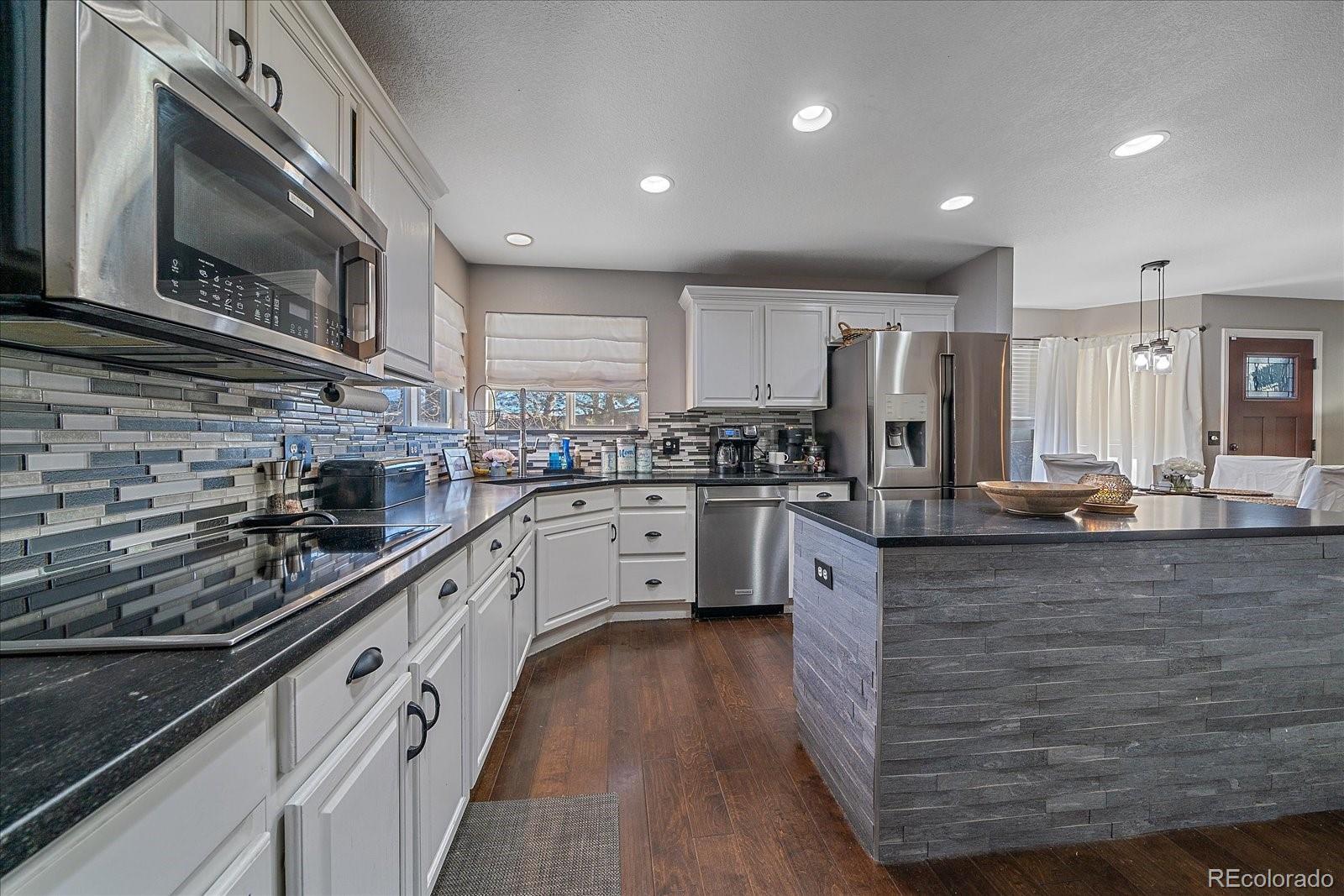 9962 Hawthorne Street Highlands Ranch, CO 80126 - Photo 13 of 33