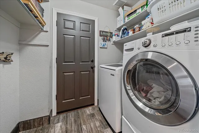 $869,000 | 9962 Hawthorne Street, Highlands Ranch, CO 80126