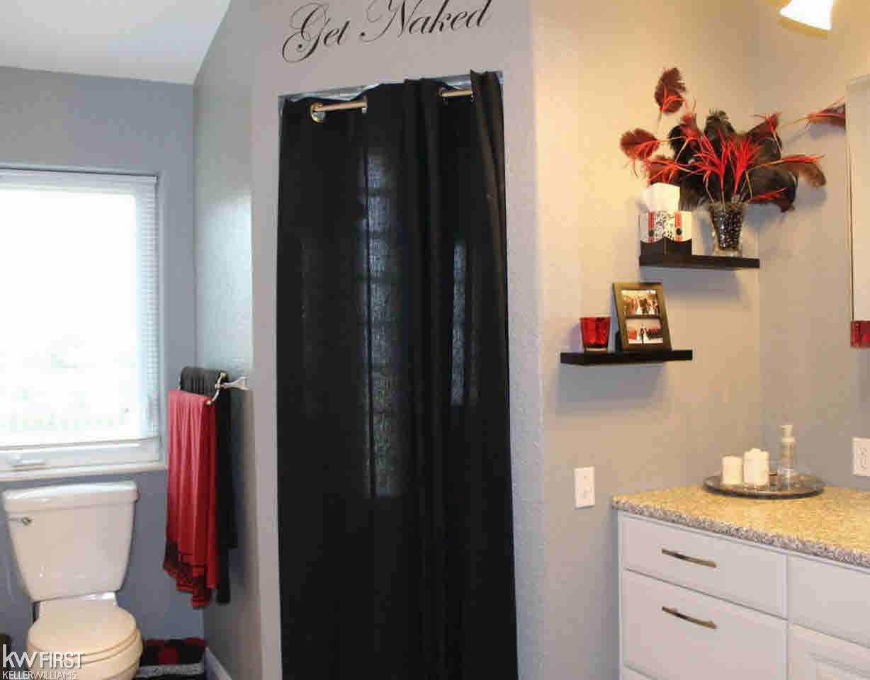1002 East Vienna Road Clio, MI 48420 - Photo 33 of 62 21351688-32.JPG