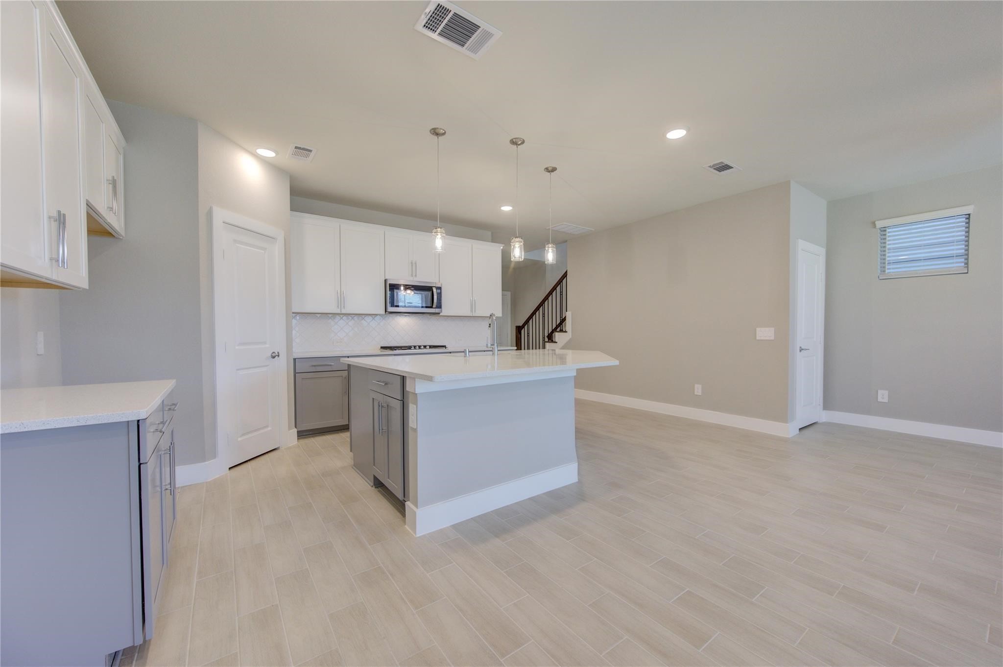 1709 Summerlyn Houston, TX 77080 - Photo 17 of 46