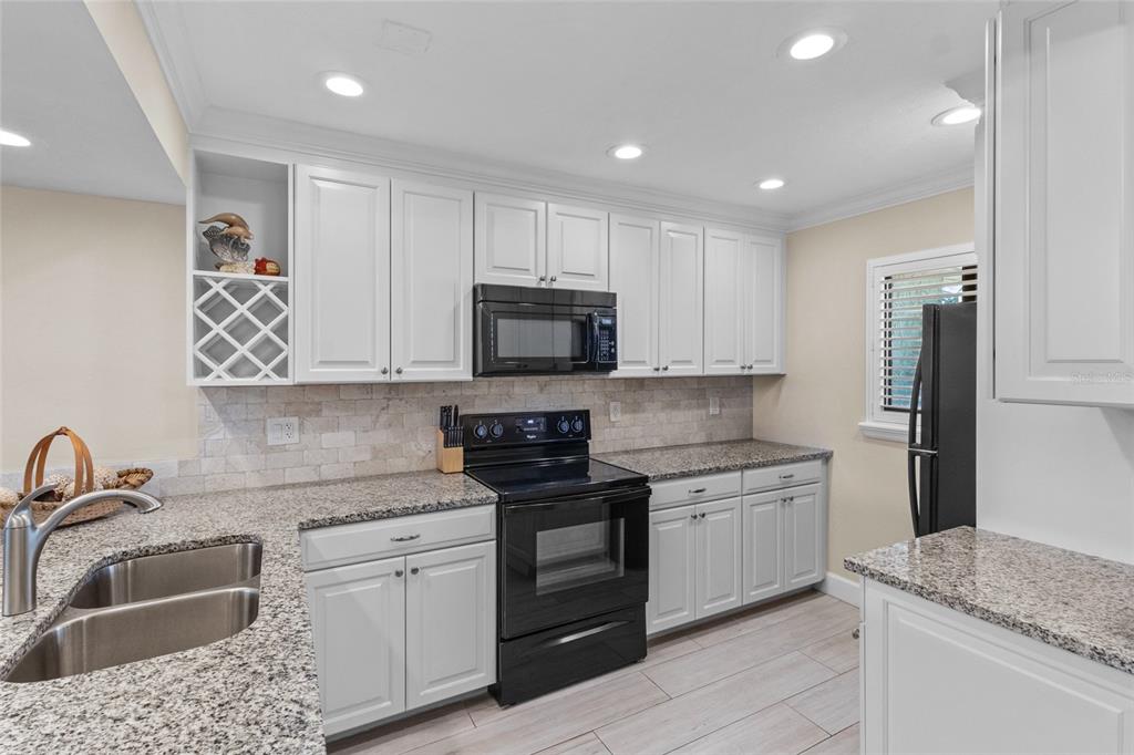 6236 Midnight Pass Road, Unit 305 Sarasota, FL 34242 - Photo 7 of 26 Gallery Image 7