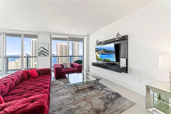 $7,000 | 2600 East Hallandale Beach Boulevard, Unit T2802, Hallandale Beach, FL 33009