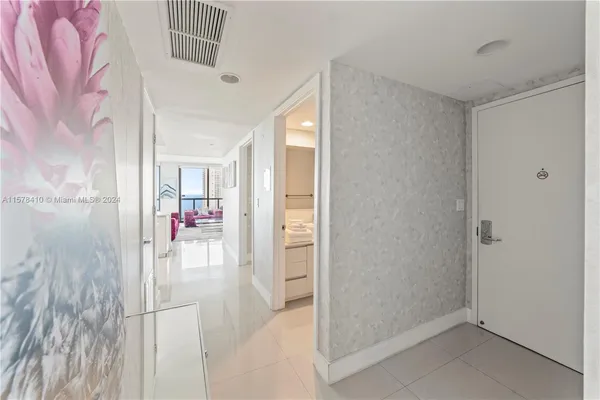 $7,000 | 2600 East Hallandale Beach Boulevard, Unit T2802, Hallandale Beach, FL 33009