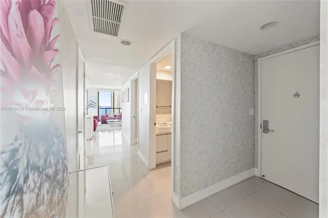 $7,000 | 2600 East Hallandale Beach Boulevard, Unit T2802, Hallandale Beach, FL 33009