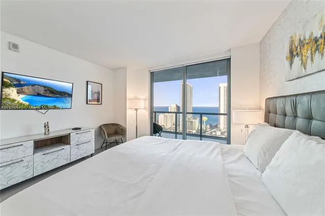 $7,000 | 2600 East Hallandale Beach Boulevard, Unit T2802, Hallandale Beach, FL 33009