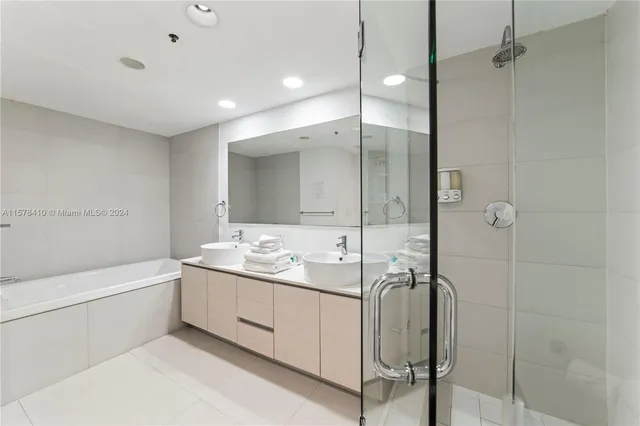 $7,000 | 2600 East Hallandale Beach Boulevard, Unit T2802, Hallandale Beach, FL 33009