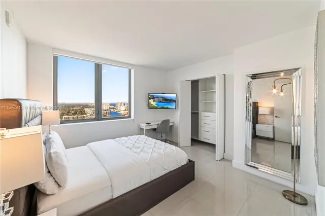 $7,000 | 2600 East Hallandale Beach Boulevard, Unit T2802, Hallandale Beach, FL 33009