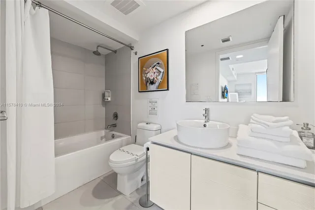 $7,000 | 2600 East Hallandale Beach Boulevard, Unit T2802, Hallandale Beach, FL 33009