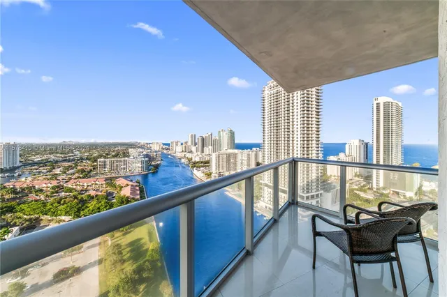 $7,000 | 2600 East Hallandale Beach Boulevard, Unit T2802, Hallandale Beach, FL 33009