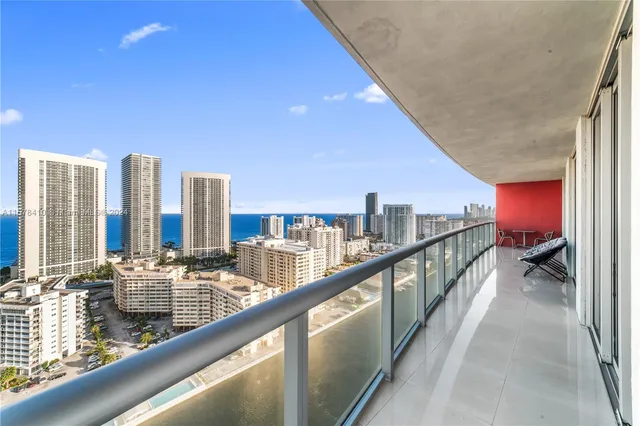 $7,000 | 2600 East Hallandale Beach Boulevard, Unit T2802, Hallandale Beach, FL 33009