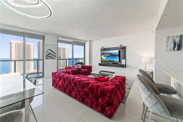 $7,000 | 2600 East Hallandale Beach Boulevard, Unit T2802, Hallandale Beach, FL 33009