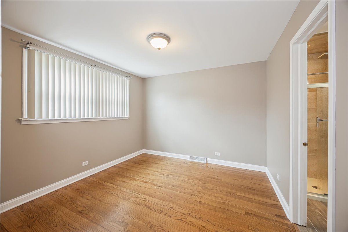 11004 Menard Avenue Chicago Ridge, IL 60415 - Photo 8 of 16