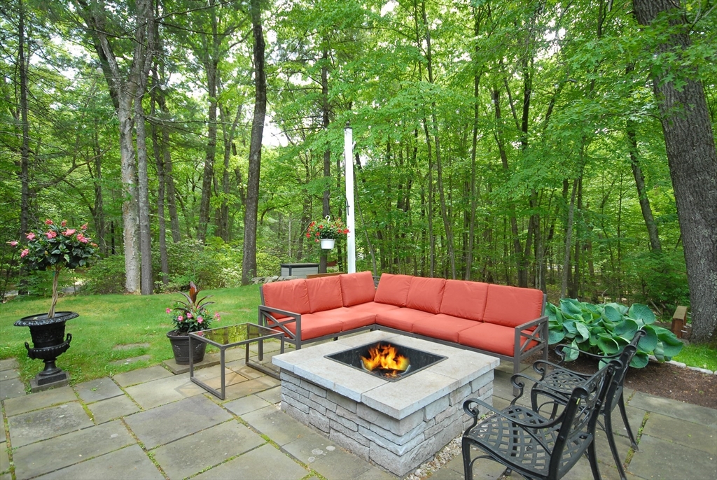 96 Lexington Road Lincoln, MA 01773 - Photo 9 of 41