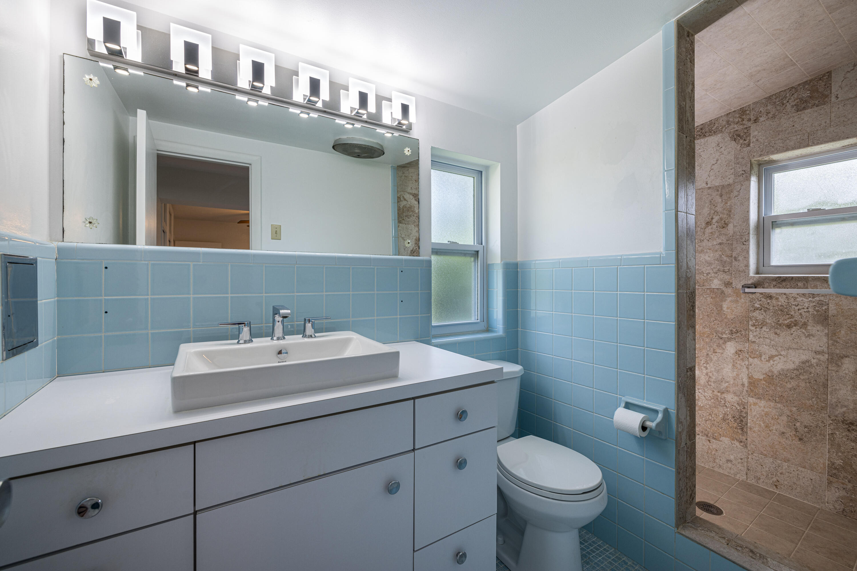 2805 Southeast Pocatella Road Port St. Lucie, FL 34952 - Photo 17 of 34 Primary Bedroom Ensuite