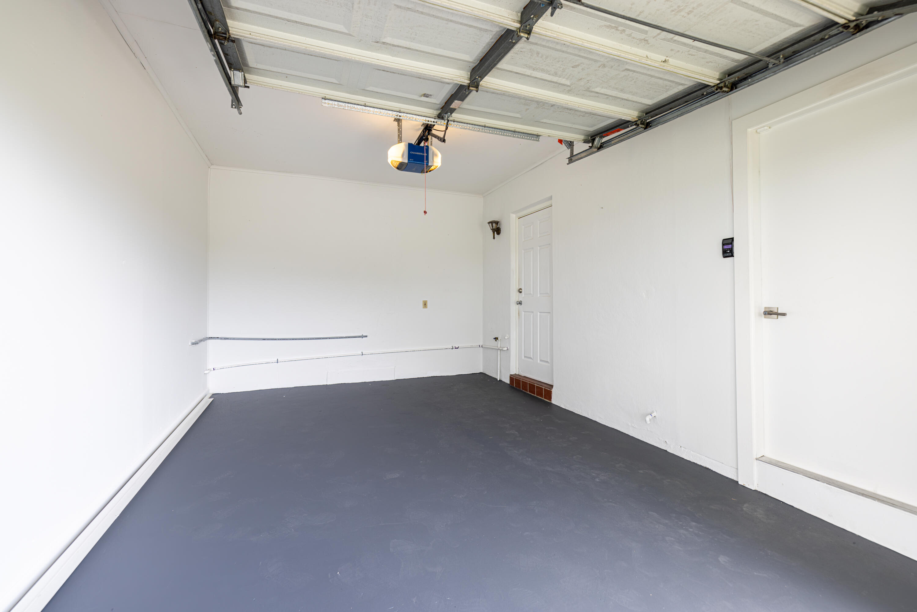 2805 Southeast Pocatella Road Port St. Lucie, FL 34952 - Photo 27 of 34 Garage