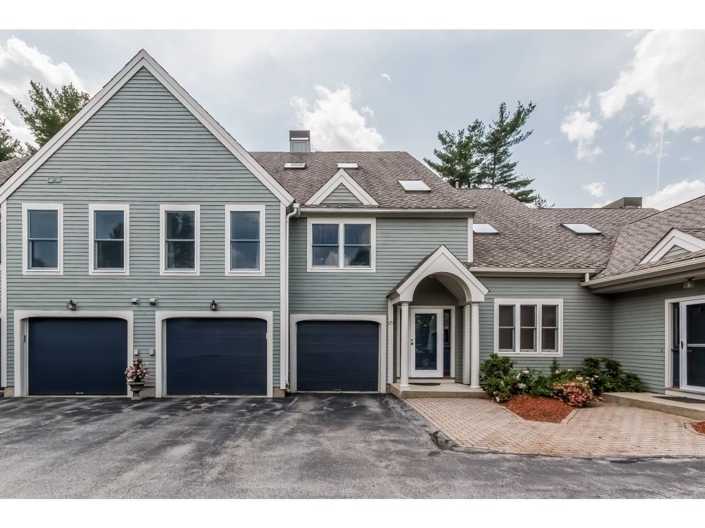 129 Hawthorne Village Road Nashua, NH 03062 - Photo 1 of 36 Gallery Image 1