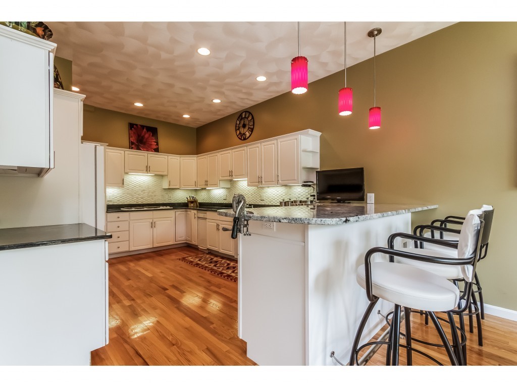 129 Hawthorne Village Road Nashua, NH 03062 - Photo 13 of 36 Gallery Image 13
