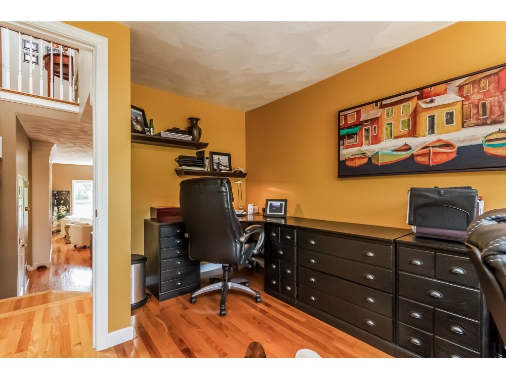 129 Hawthorne Village Road Nashua, NH 03062 - Photo 16 of 36 Gallery Image 16