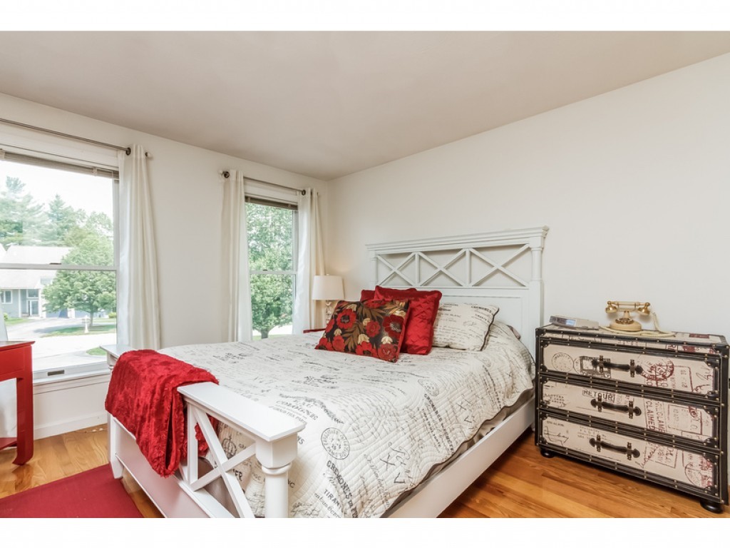129 Hawthorne Village Road Nashua, NH 03062 - Photo 17 of 36 Gallery Image 17