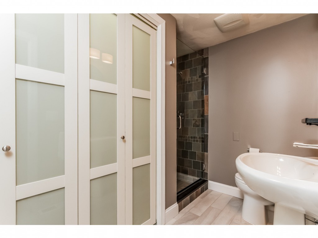 129 Hawthorne Village Road Nashua, NH 03062 - Photo 18 of 36 Gallery Image 18