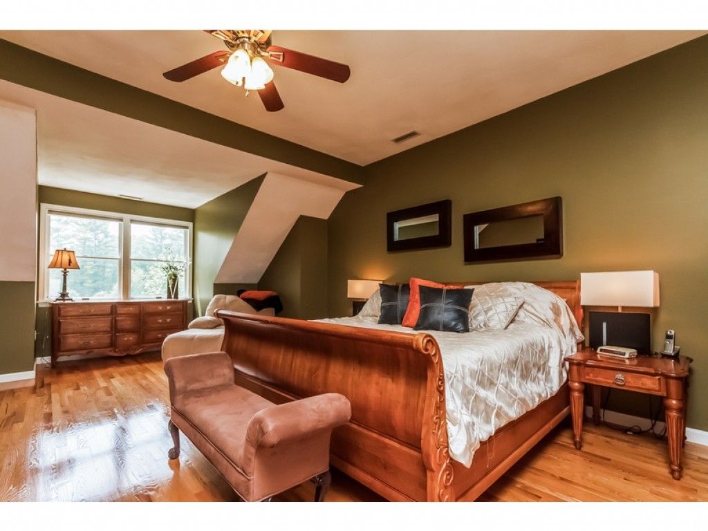 129 Hawthorne Village Road Nashua, NH 03062 - Photo 20 of 36 Gallery Image 20