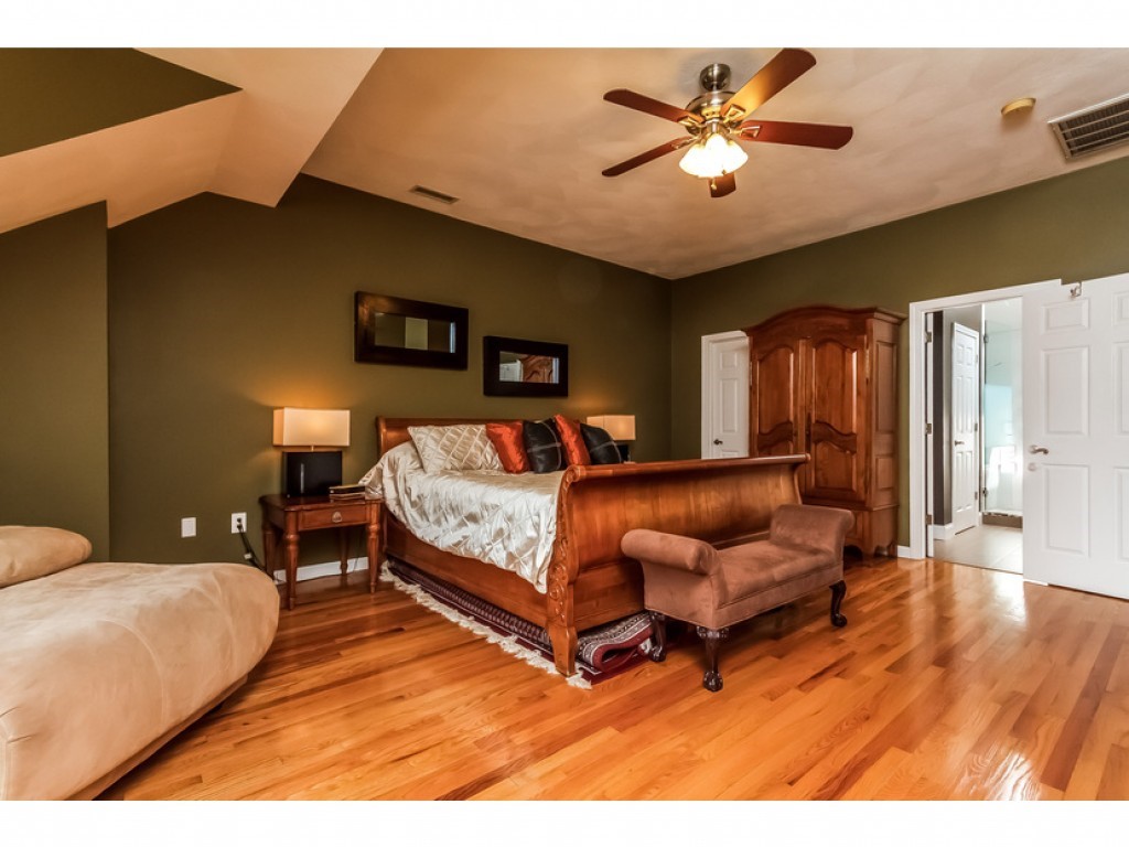 129 Hawthorne Village Road Nashua, NH 03062 - Photo 21 of 36 Gallery Image 21