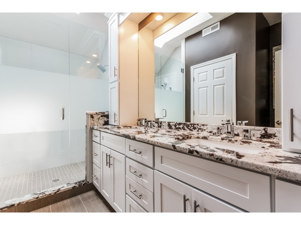 129 Hawthorne Village Road Nashua, NH 03062 - Photo 22 of 36 Gallery Image 22