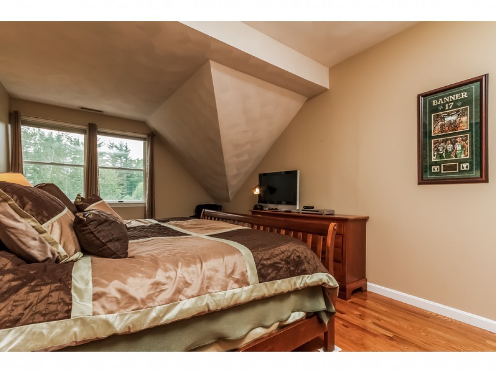 129 Hawthorne Village Road Nashua, NH 03062 - Photo 25 of 36 Gallery Image 25