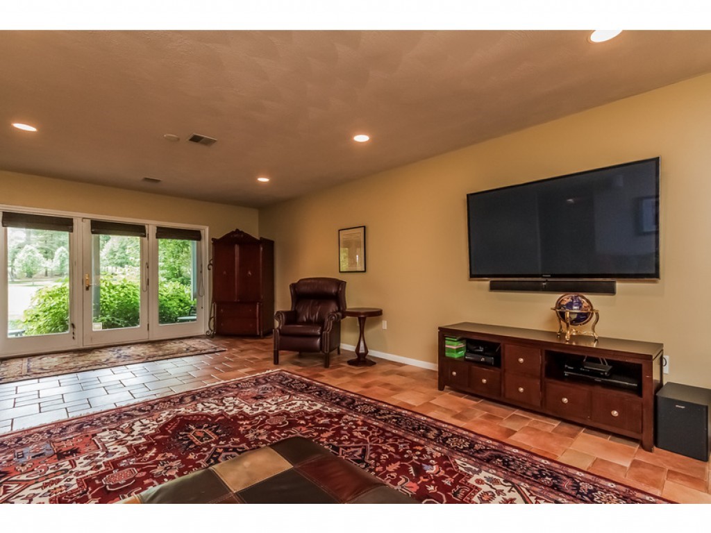 129 Hawthorne Village Road Nashua, NH 03062 - Photo 28 of 36 Gallery Image 28
