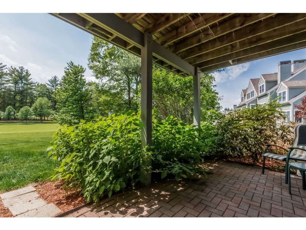 129 Hawthorne Village Road Nashua, NH 03062 - Photo 31 of 36 Gallery Image 31