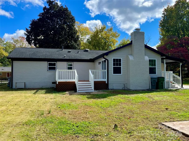 $489,900 | 3323 Dunaire Drive, Charlotte, NC 28205