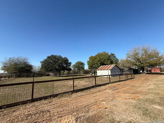 $295,000 | 609 County Road 372, Hobson, TX 78117