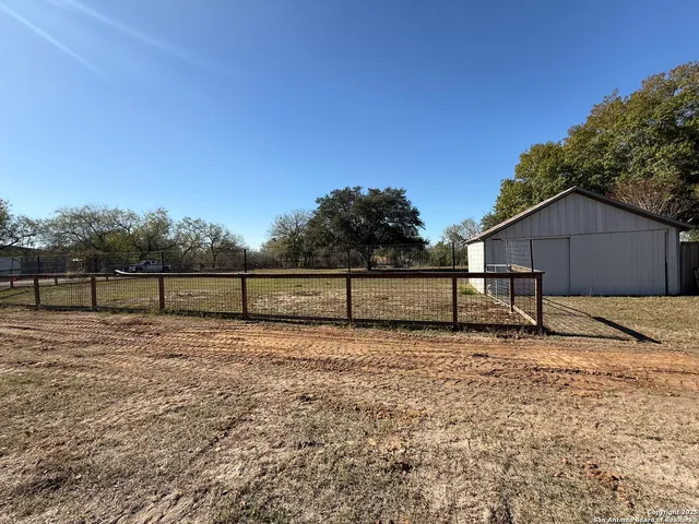 $295,000 | 609 County Road 372, Hobson, TX 78117