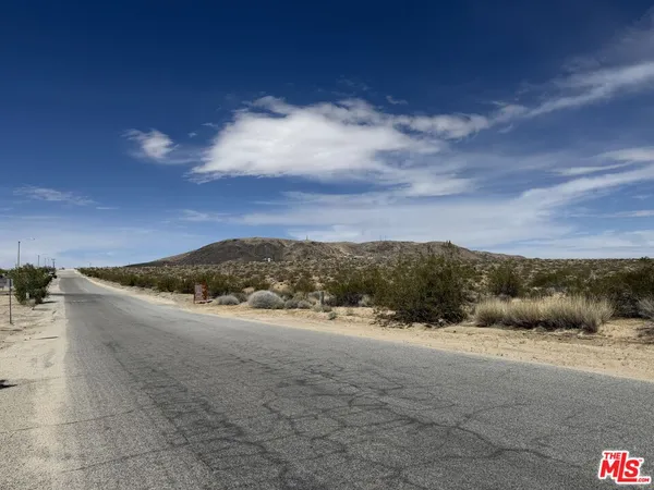 $39,000 | 6175 Rotary Way, Joshua Tree, CA 92252