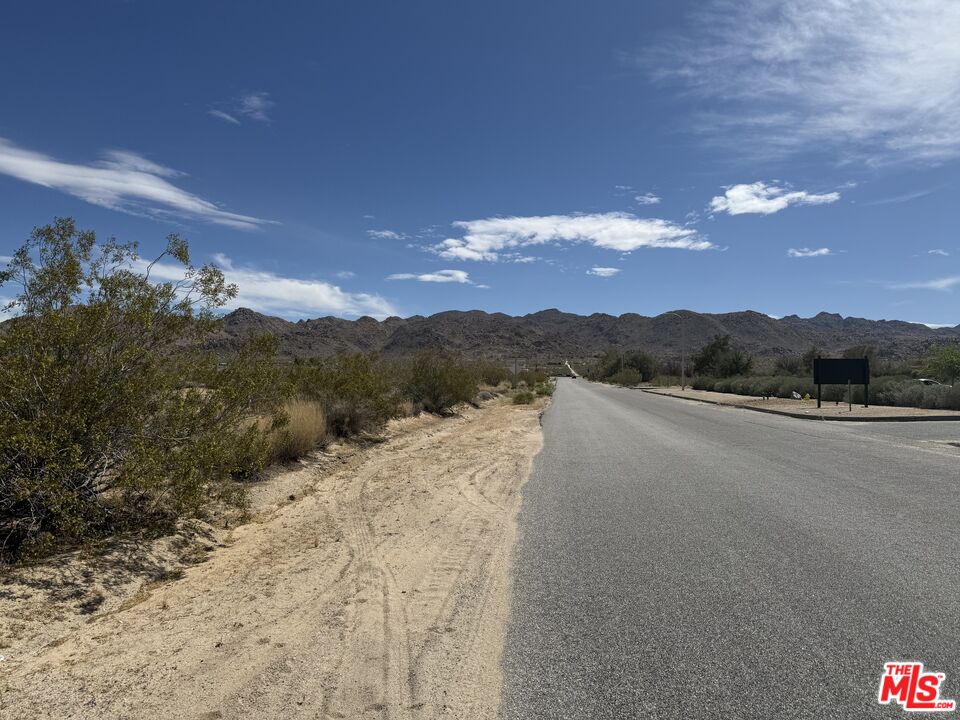 6175 Rotary Way Joshua Tree, CA 92252 - Photo 4 of 5