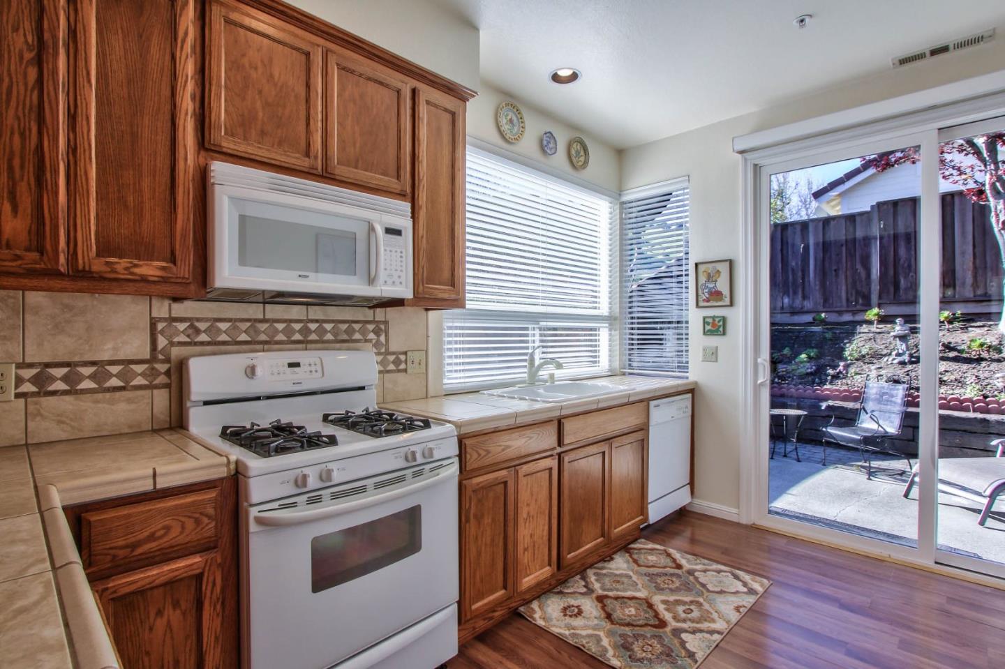 17514 Sugarmill Road Salinas, CA 93908 - Photo 9 of 22 Gallery Image 9