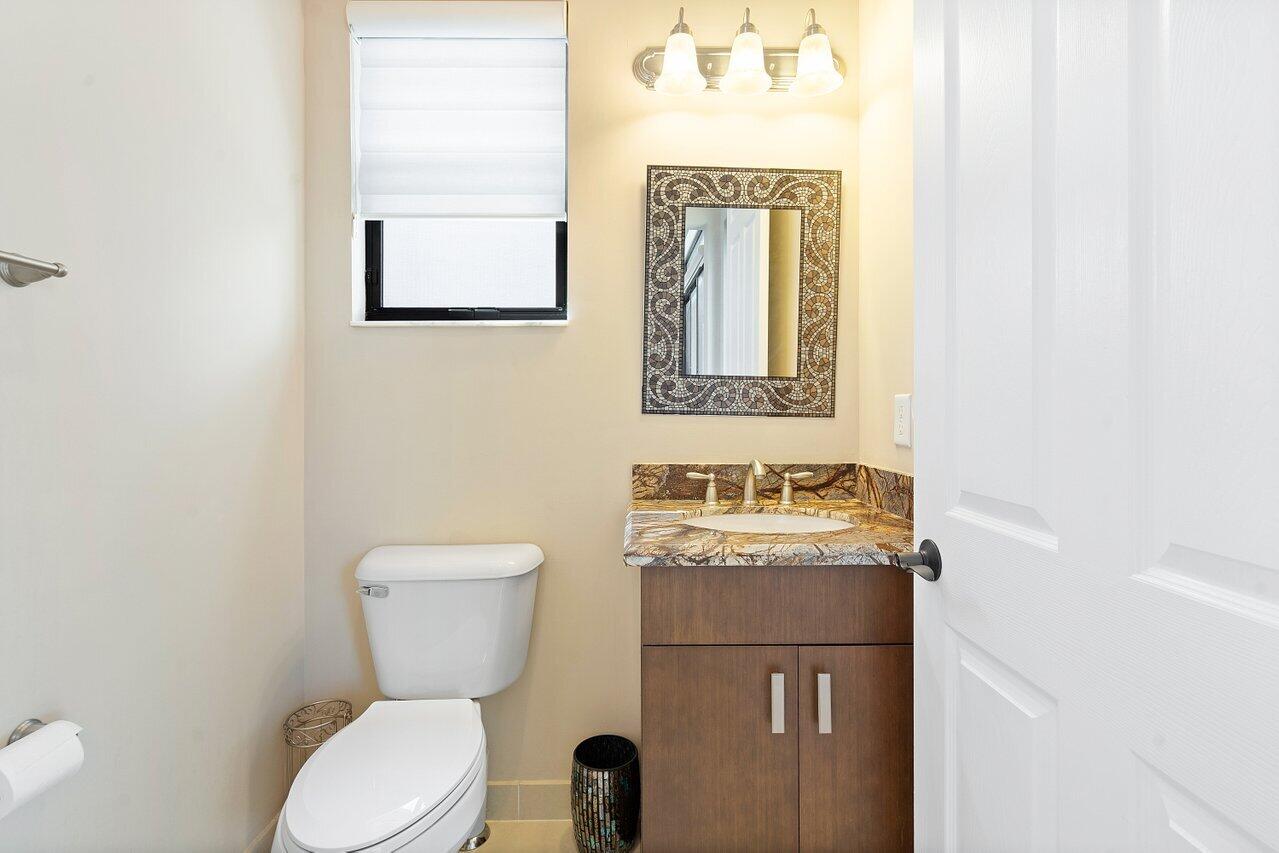 8629 Lewis River Road Delray Beach, FL 33446 - Photo 21 of 39 Cabana bath
