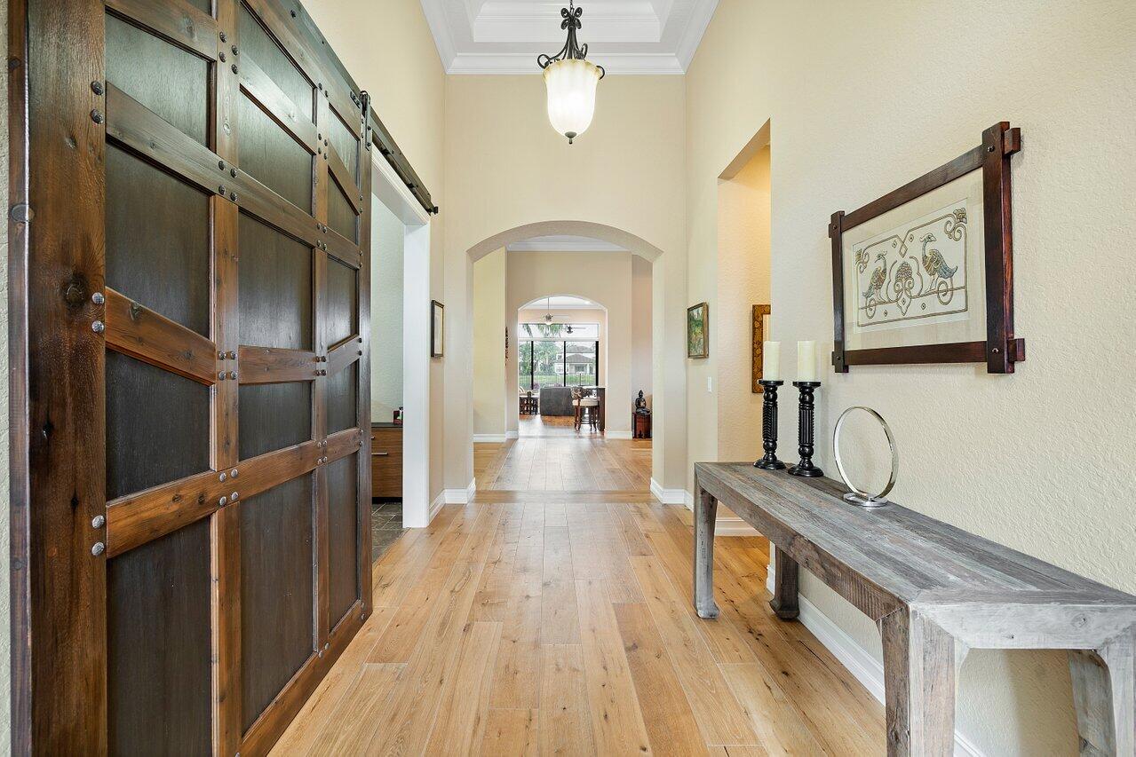 8629 Lewis River Road Delray Beach, FL 33446 - Photo 6 of 39 Hallway