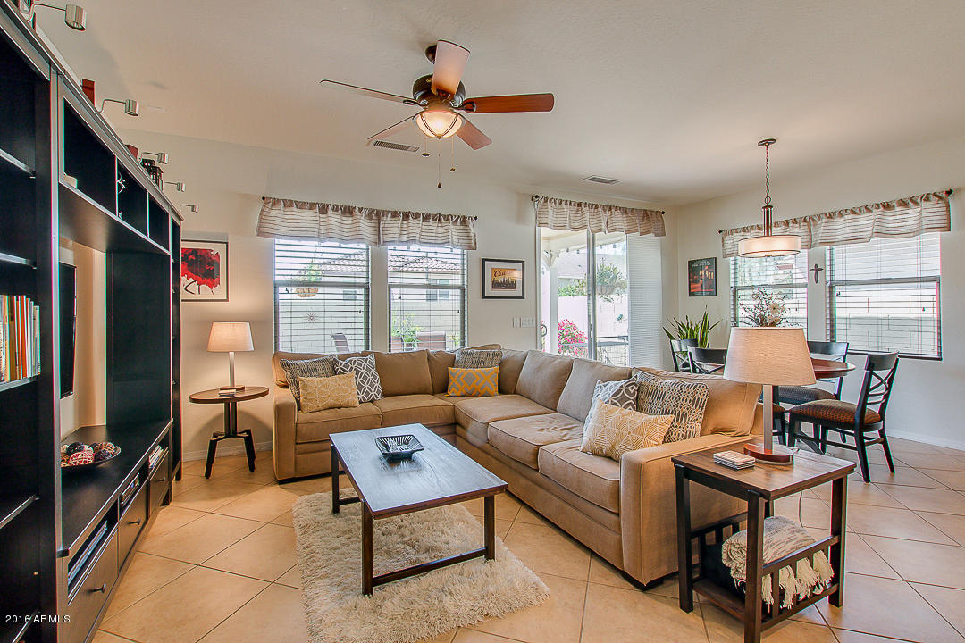 20761 West Ridge Road Buckeye, AZ 85396 - Photo 18 of 41 Living Room