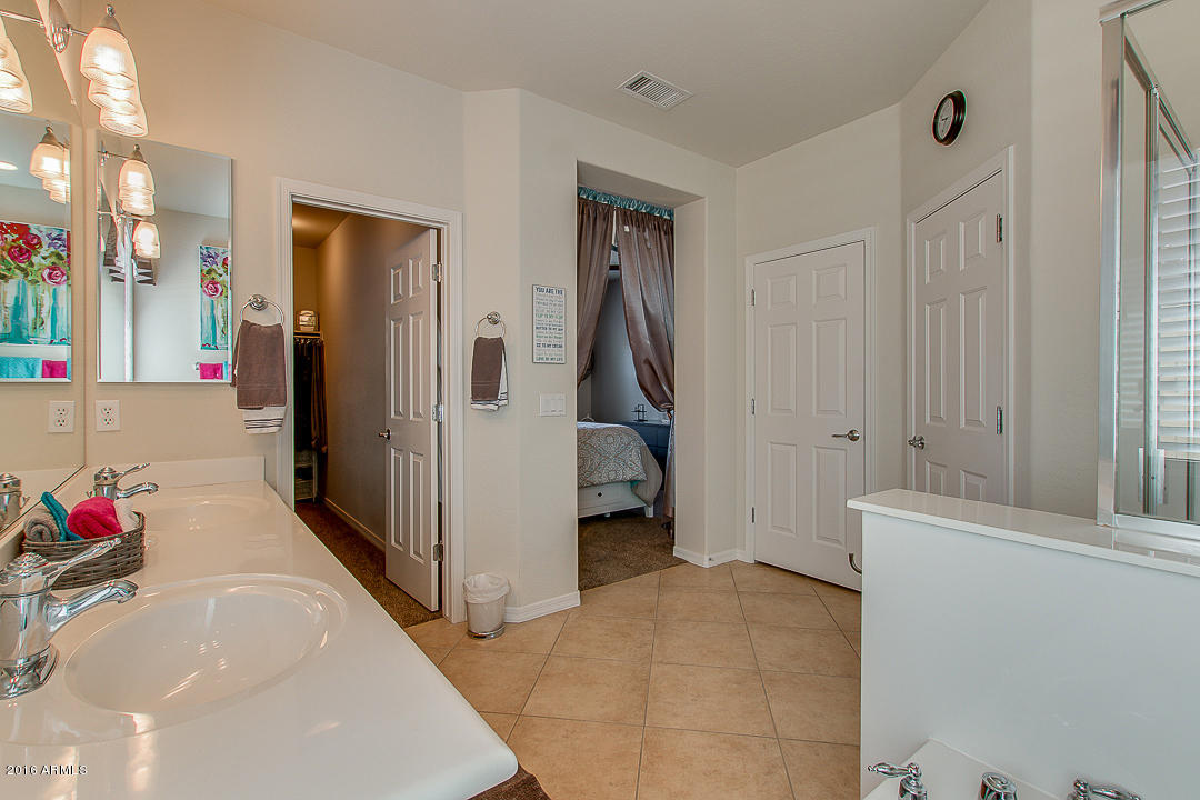 20761 West Ridge Road Buckeye, AZ 85396 - Photo 26 of 41 Master Bath